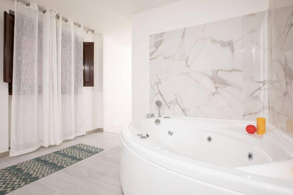 Unforgettable Split Level Jacuzzi Suite Navona - Top Collection Roma Exterior foto
